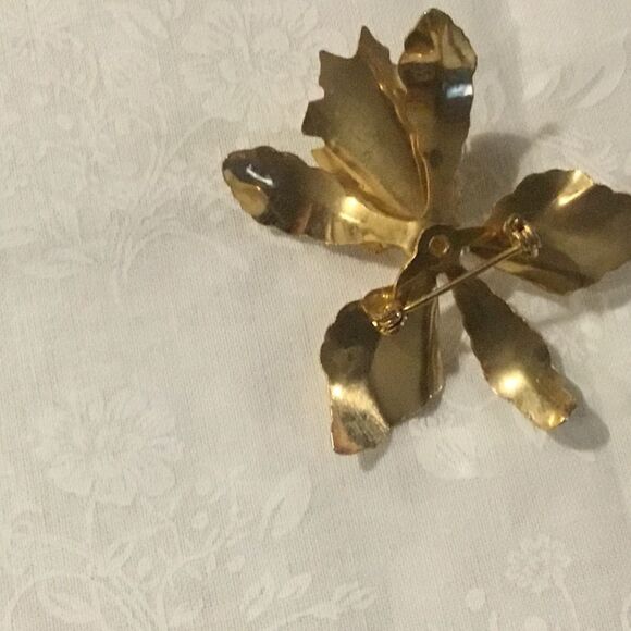 Textured Goldtone Orchid Pin - Picture 4 of 6